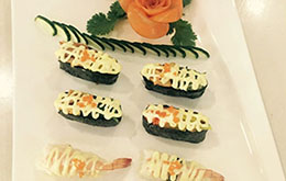 學(xué)員軍艦與手握基圍蝦飯團(tuán)作品