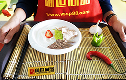 學員肉片豬肝湯粉成品