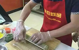 學(xué)員卷制壽司