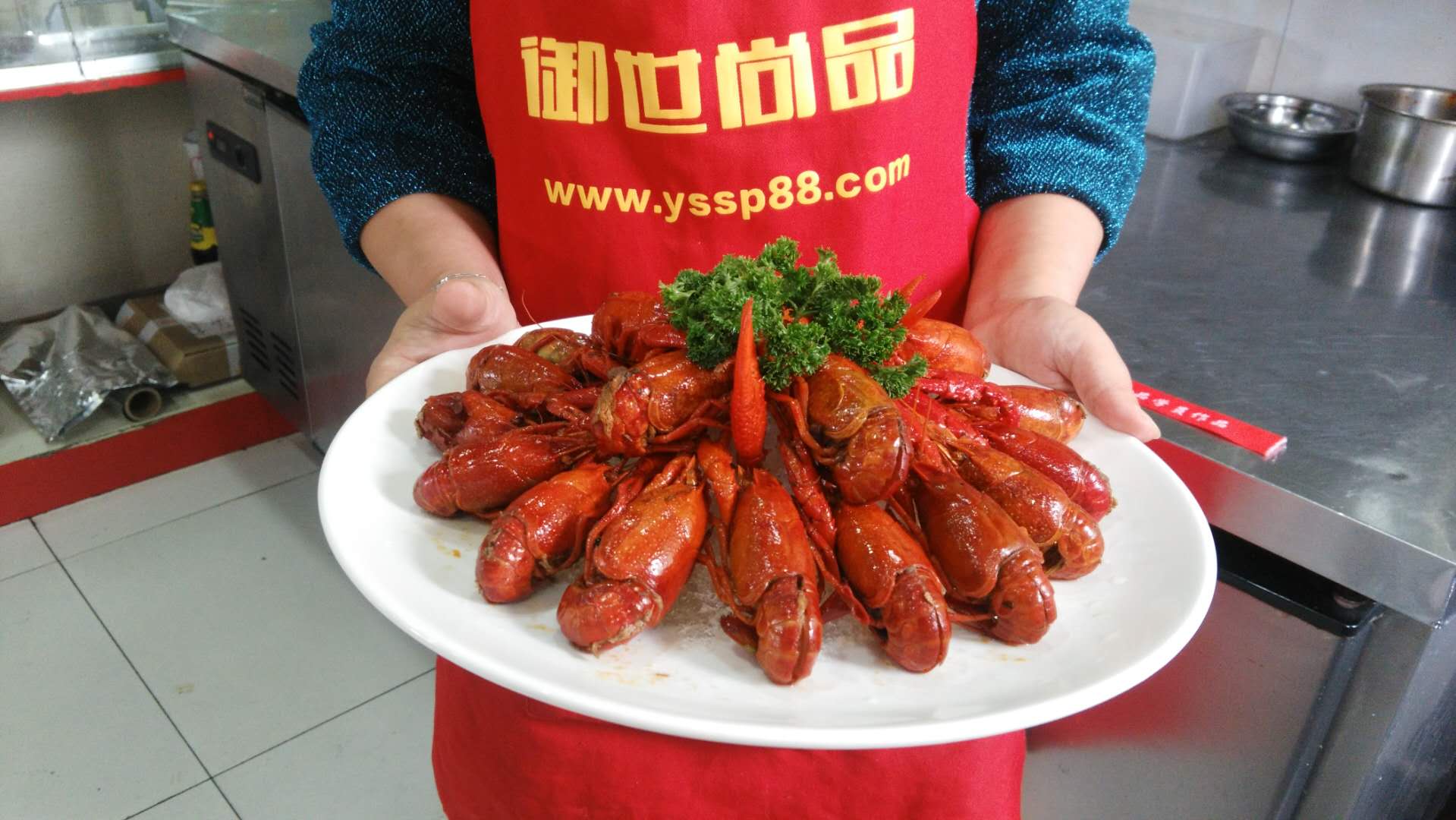 御世尚品告訴你哪里的油燜大蝦培訓(xùn)最正宗,如何清理、做法